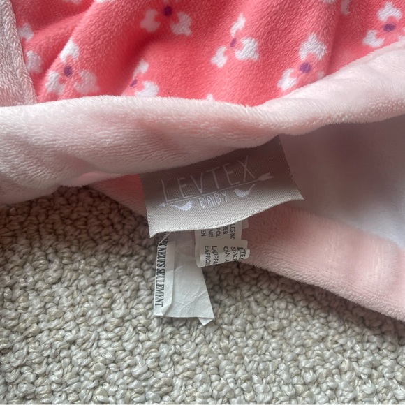 Levtex Elephant Pink Floral Baby Security Blanket
Plush Lovey - Picture 4 of 5